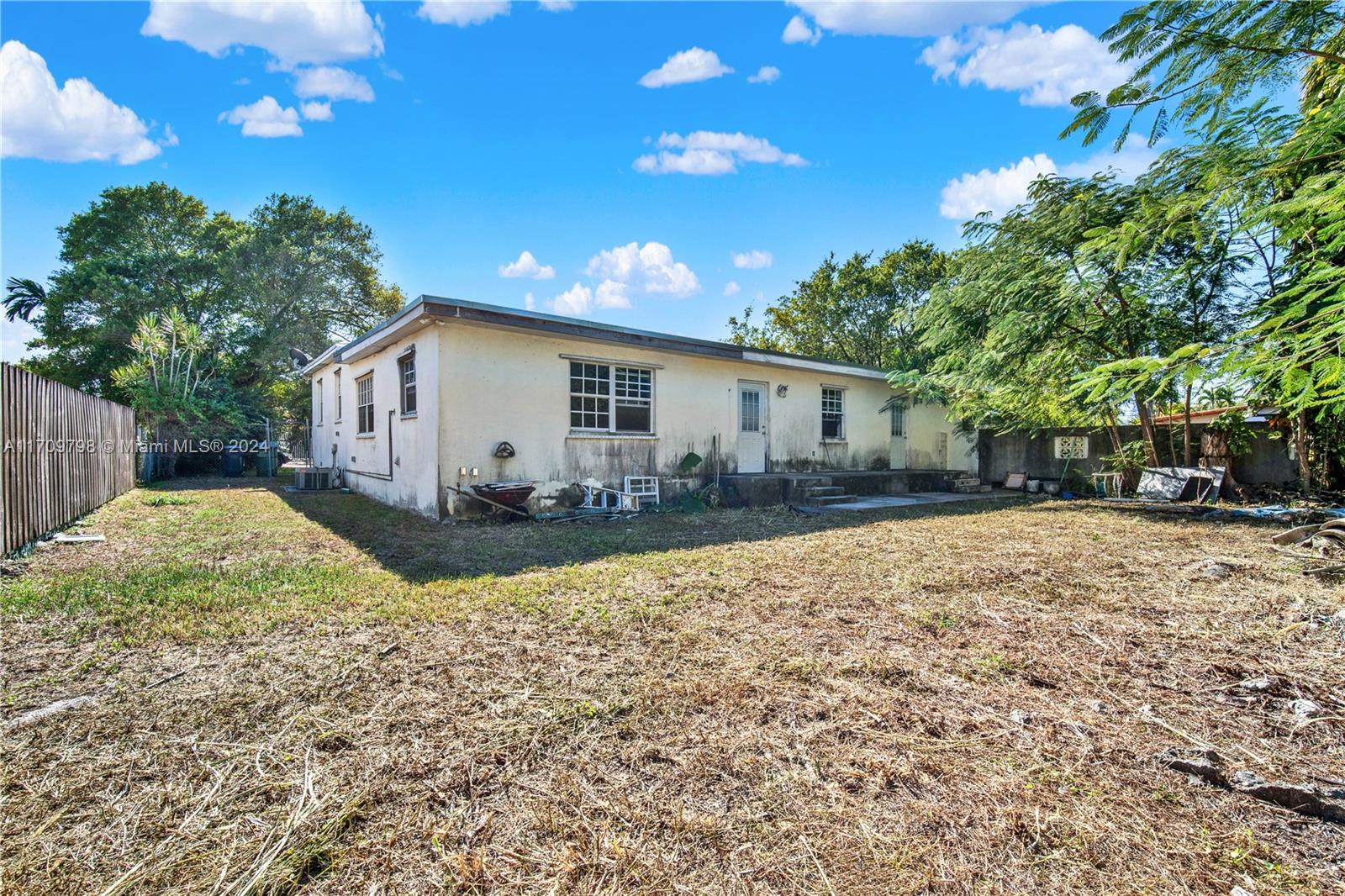 8135 Southwest 26th Street Miami, FL 33175 - Photo 32 of 40 Gallery Image 32