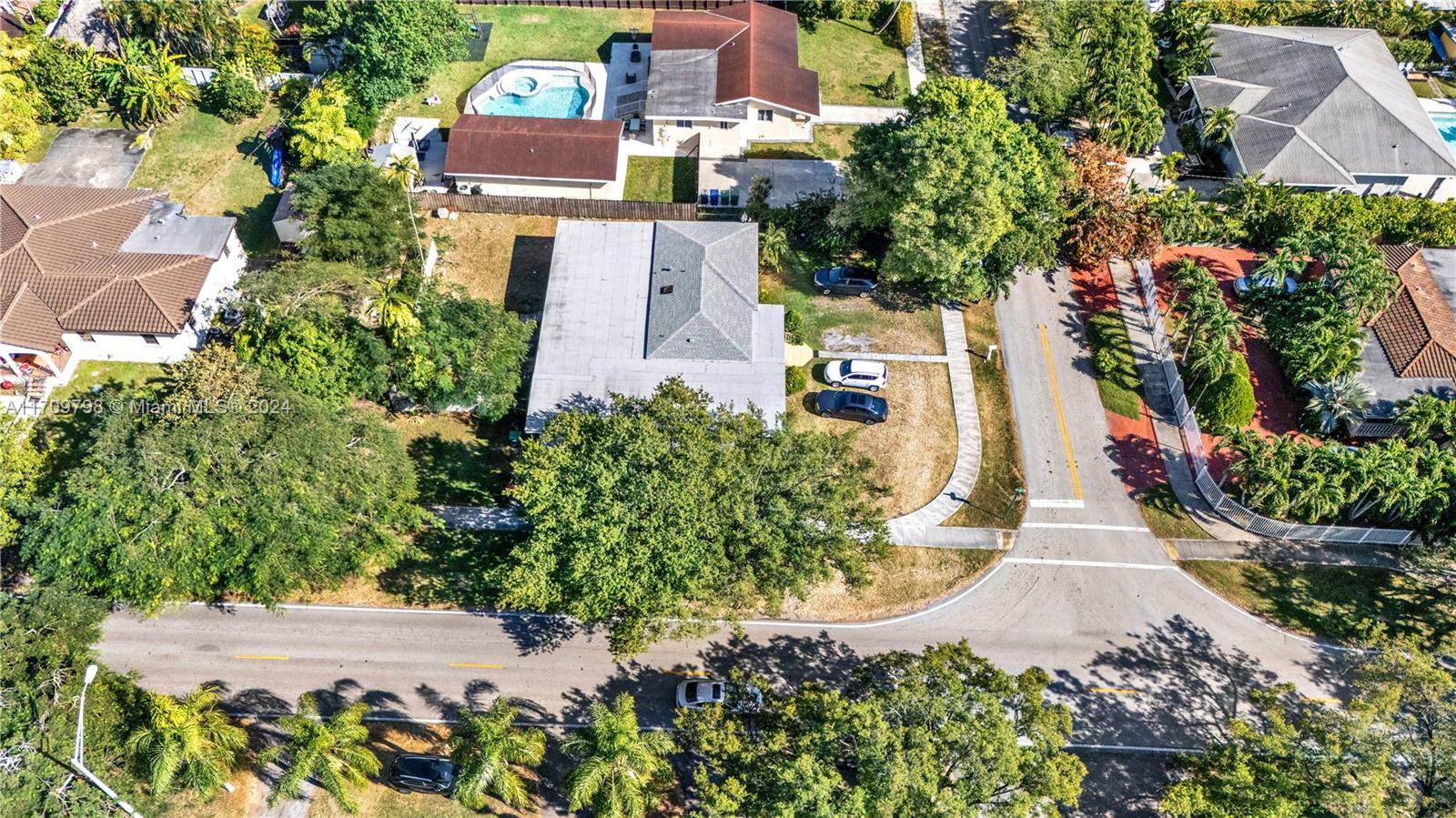 8135 Southwest 26th Street Miami, FL 33175 - Photo 6 of 40 Gallery Image 6
