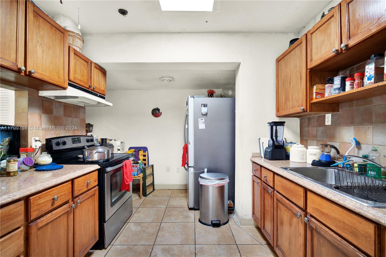 8135 Southwest 26th Street Miami, FL 33175 - Photo 9 of 40 Gallery Image 9