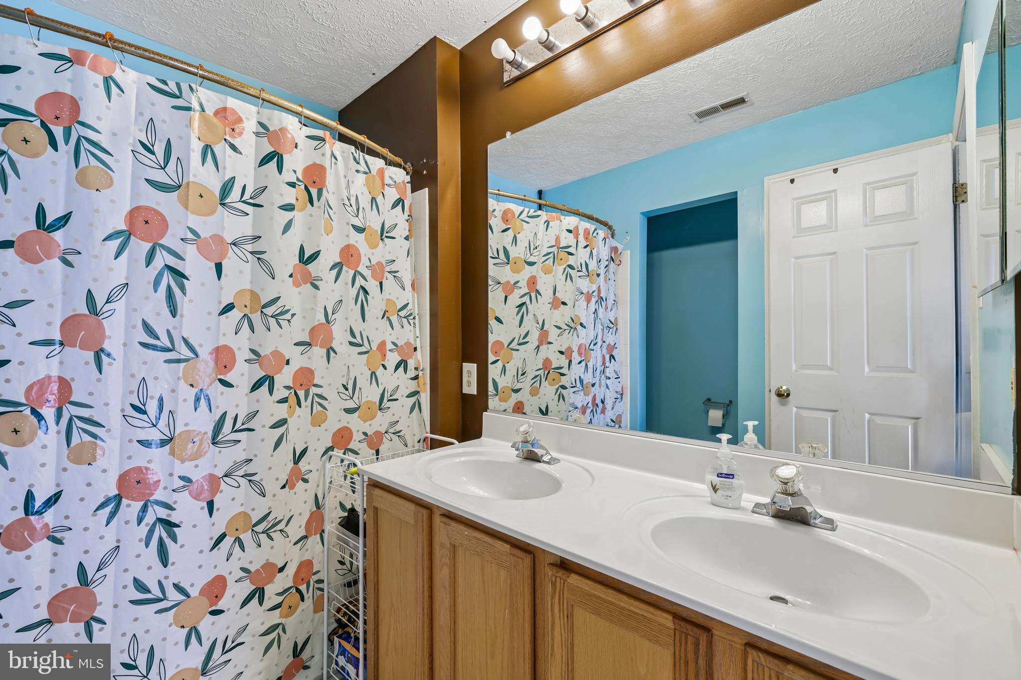 981 Pirates Court Edgewood, MD 21040 - Photo 16 of 38 Bathroom
