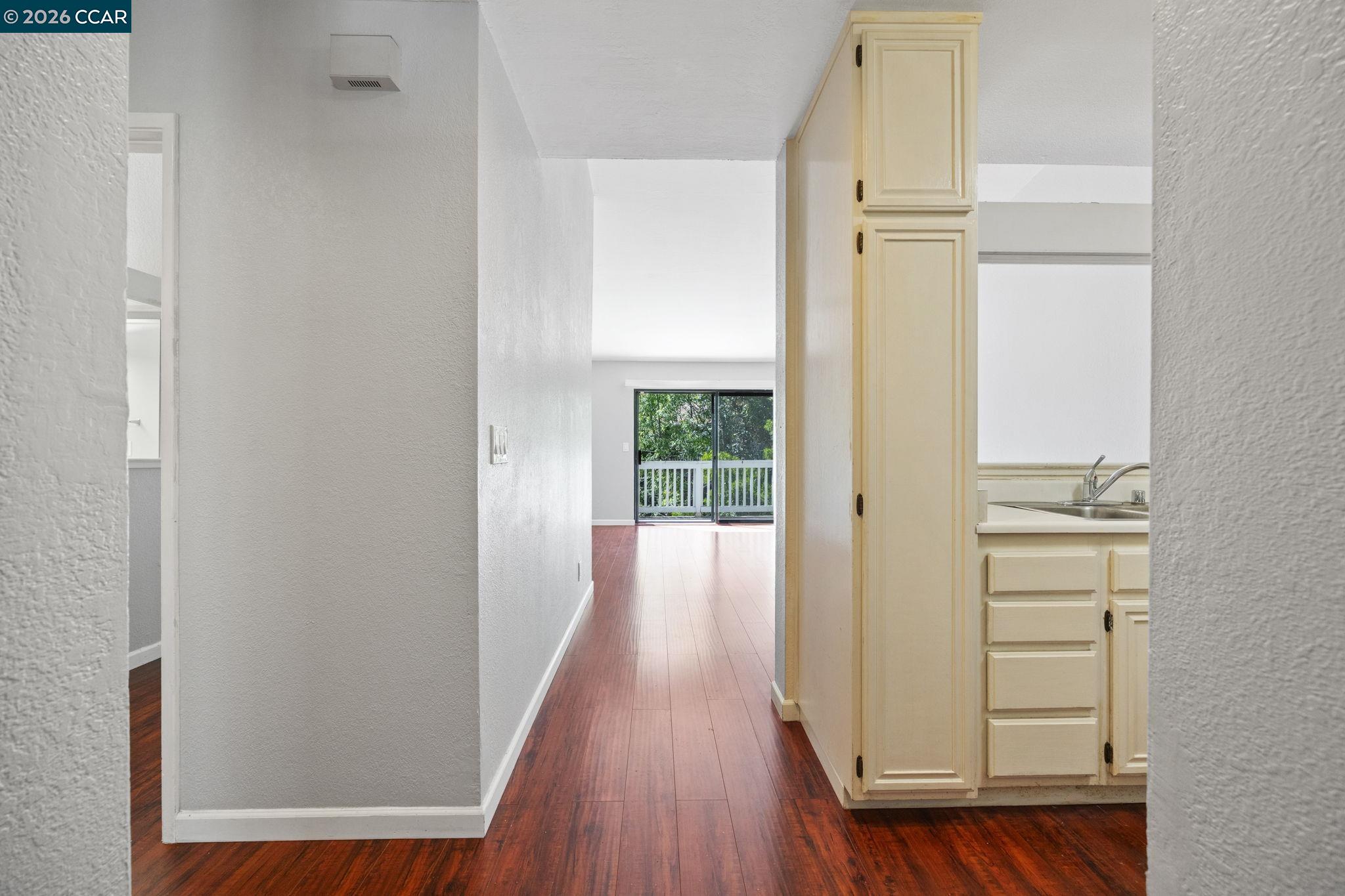 388 Mill Road Martinez, CA 94553 - Photo 4 of 44 Gallery Image 4