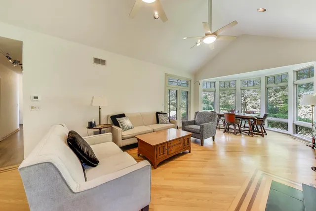 $1,299,000 | 1295 Sunview Lane, Winnetka, IL 60093