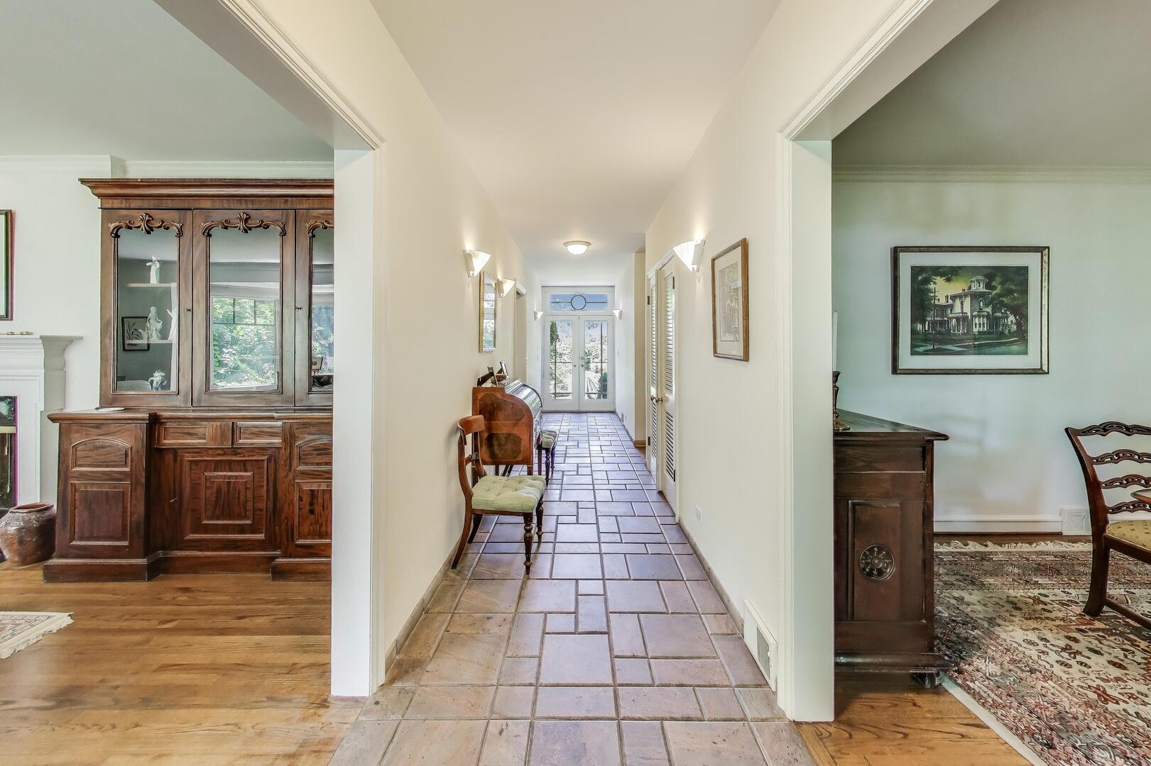 1295 Sunview Lane Winnetka, IL 60093 - Photo 3 of 36