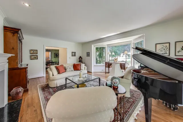 $1,299,000 | 1295 Sunview Lane, Winnetka, IL 60093