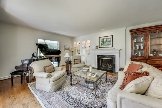 $1,299,000 | 1295 Sunview Lane, Winnetka, IL 60093
