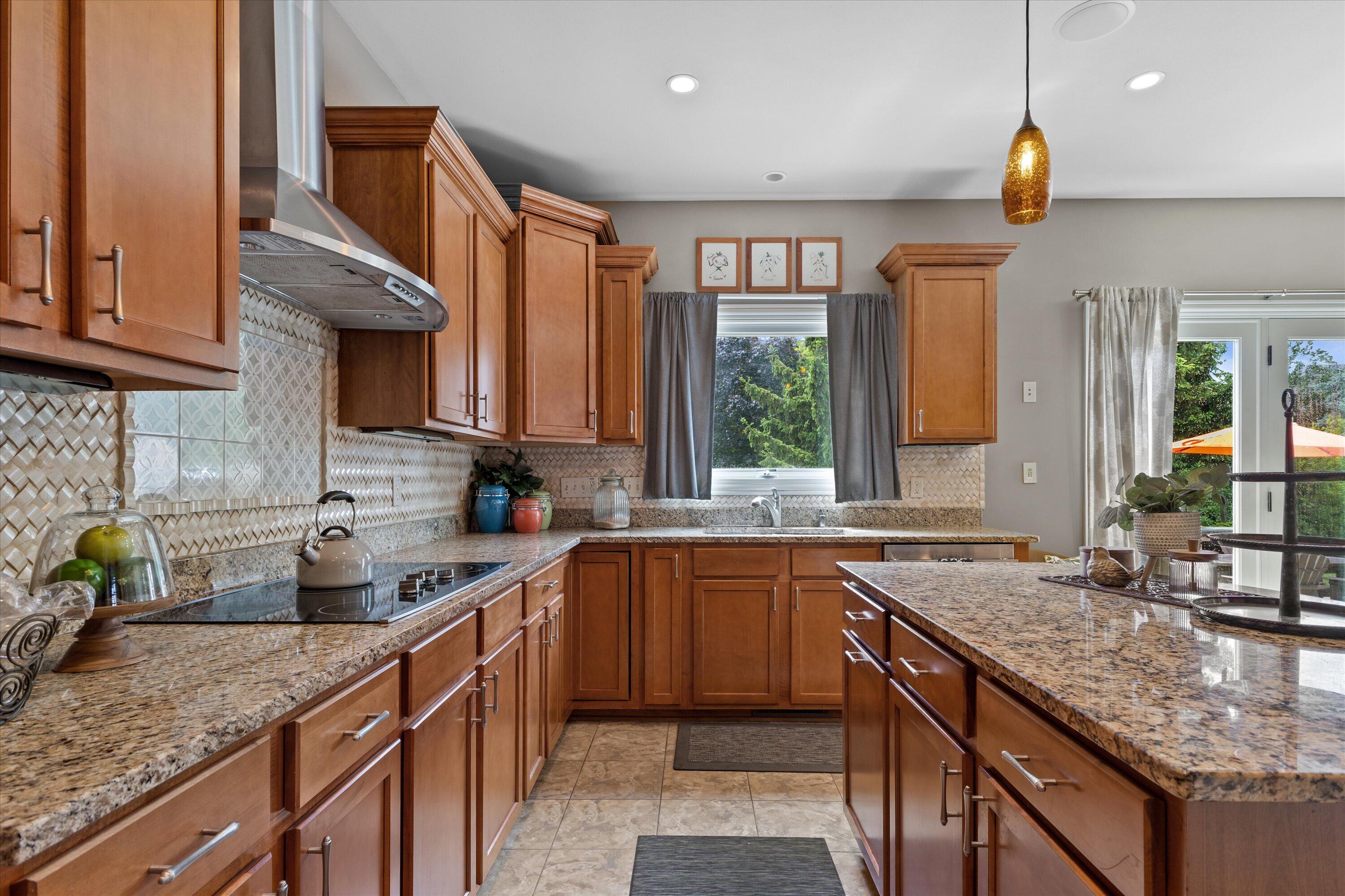 1822 Coach House Court Racine, WI 53406 - Photo 14 of 33 Kitchen