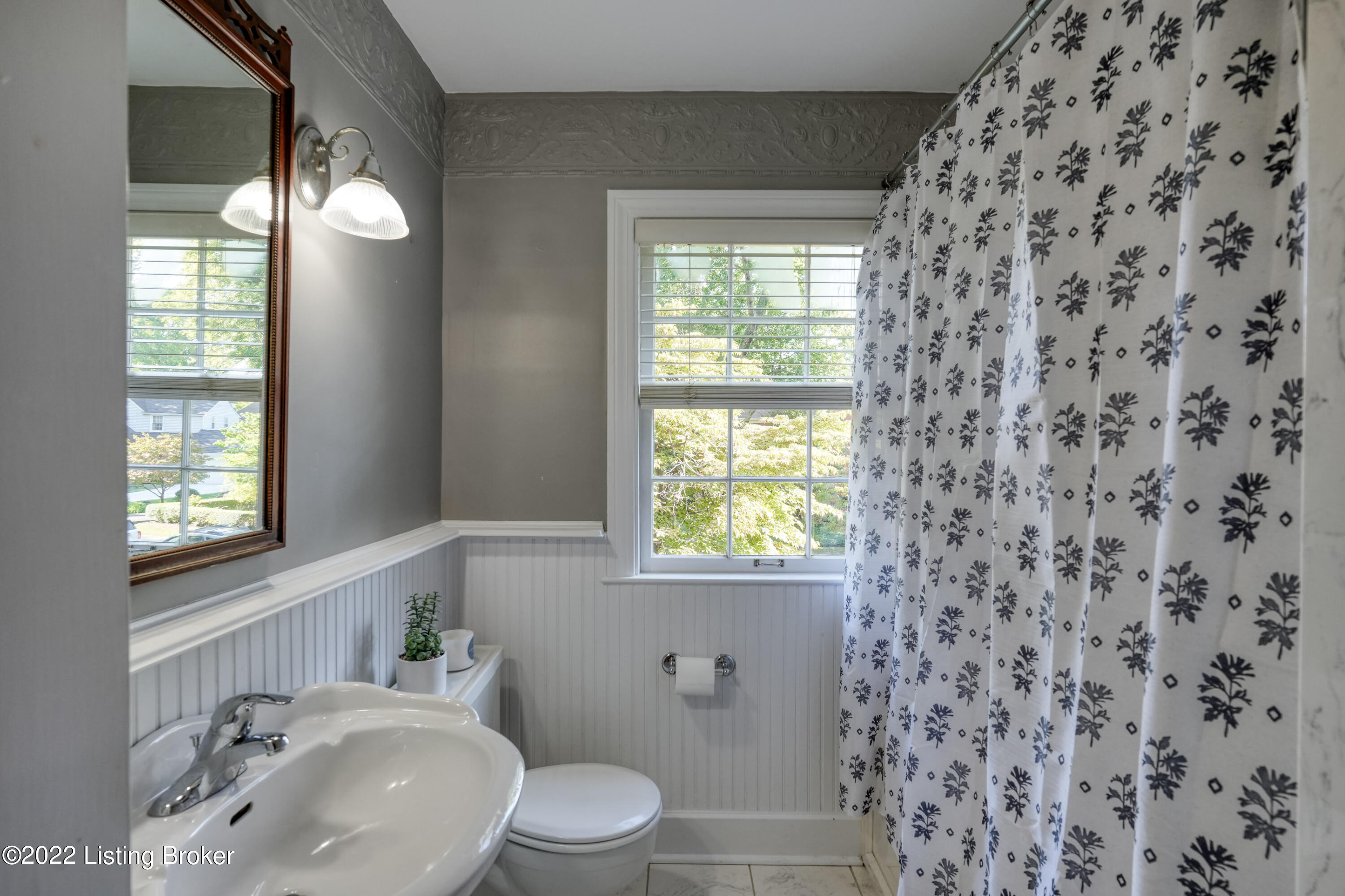 108 Gibson Road Louisville, KY 40207 - Photo 30 of 44 041 - 20210920 700080