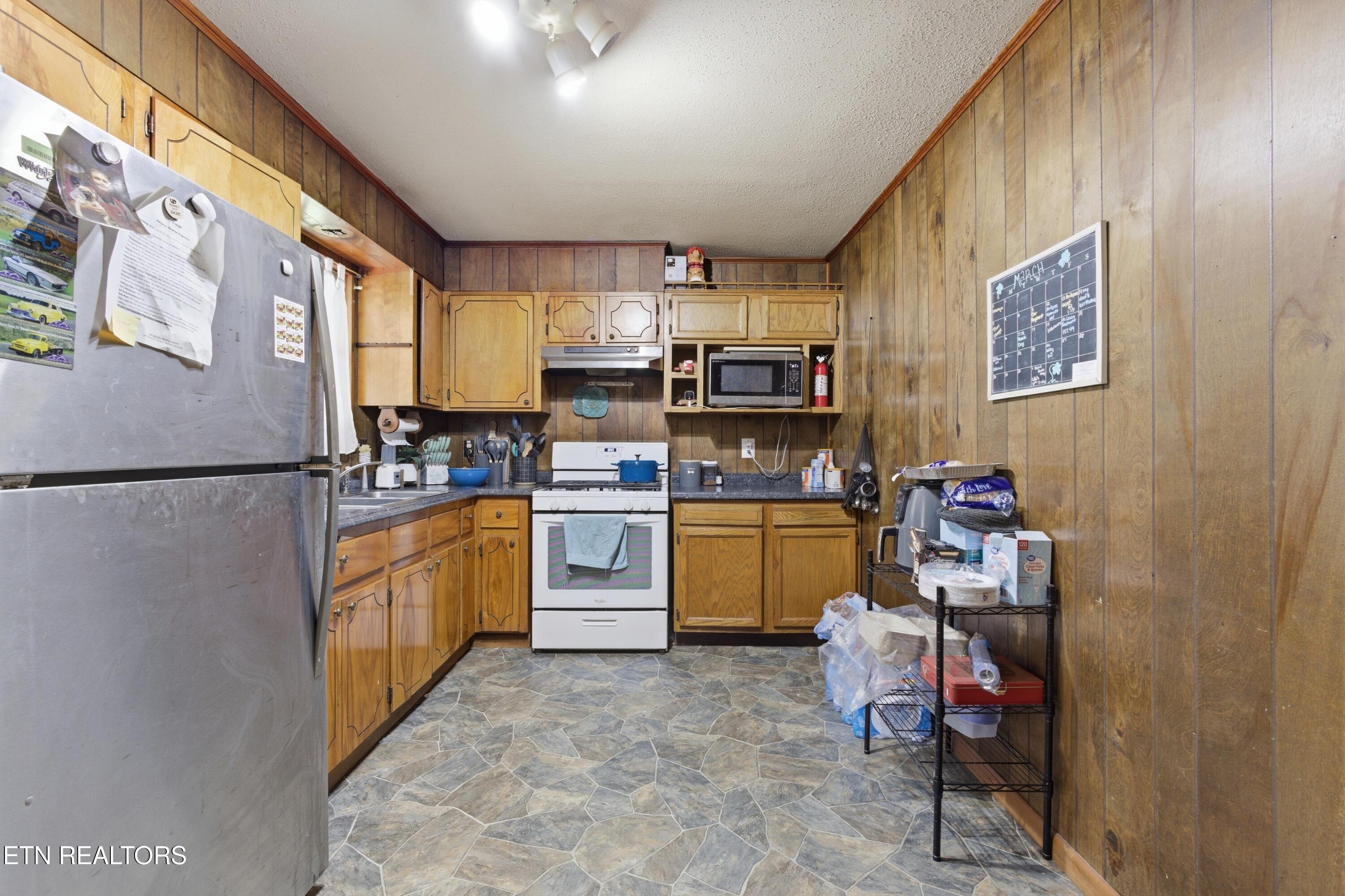 168 Childs Road Harriman, TN 37748 - Photo 20 of 39 1N9A6349