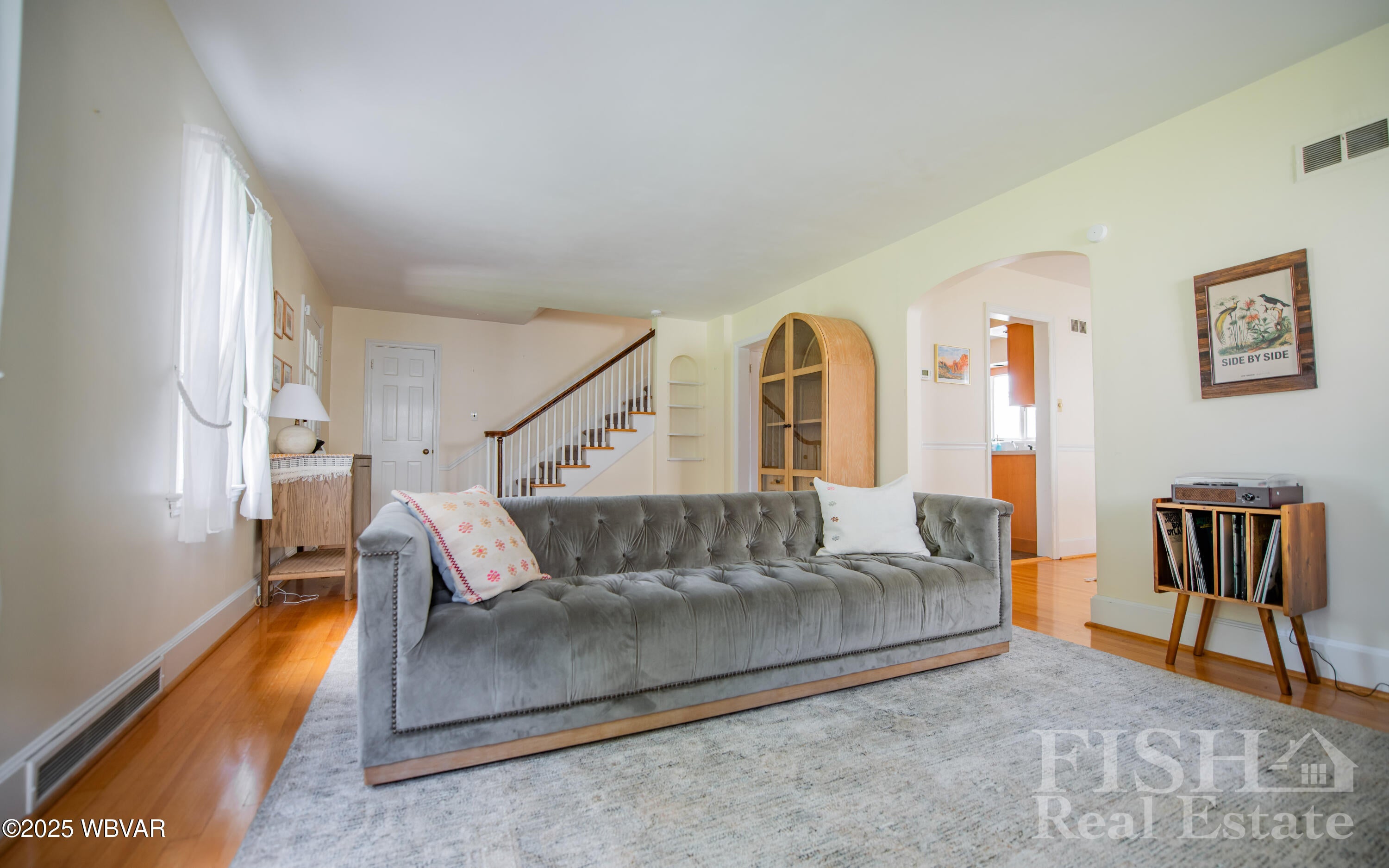 660 Harding Avenue Williamsport, PA 17701 - Photo 8 of 24 Living Room