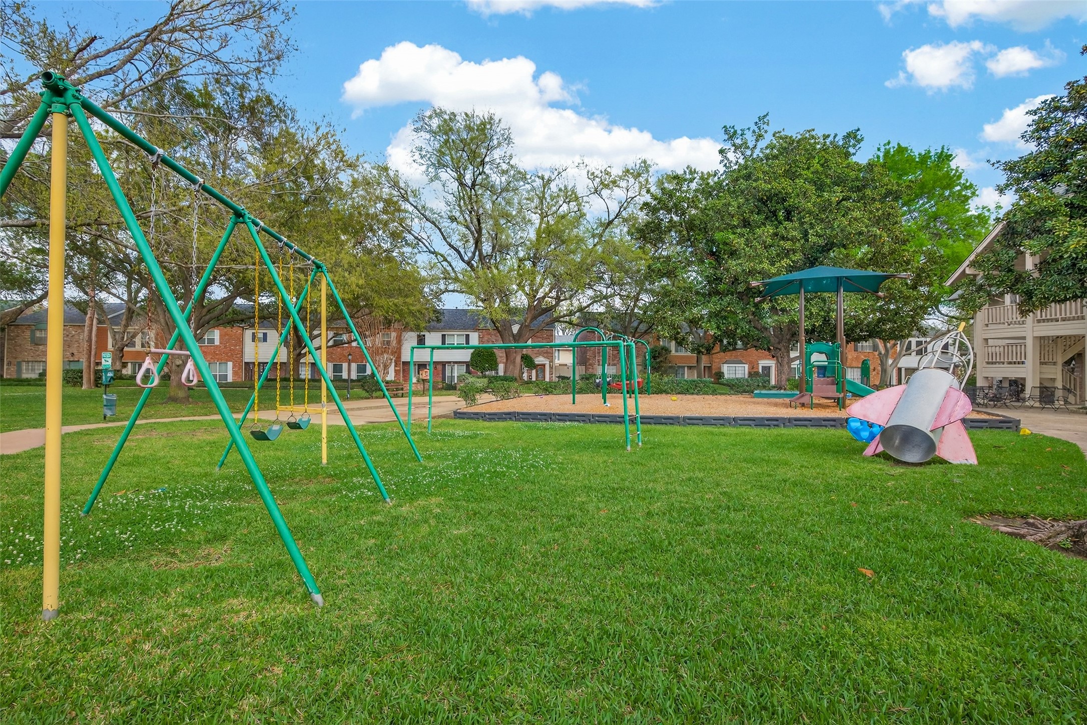 6404 Burgoyne Road, Unit 159 Houston, TX 77057 - Photo 21 of 39 Playground