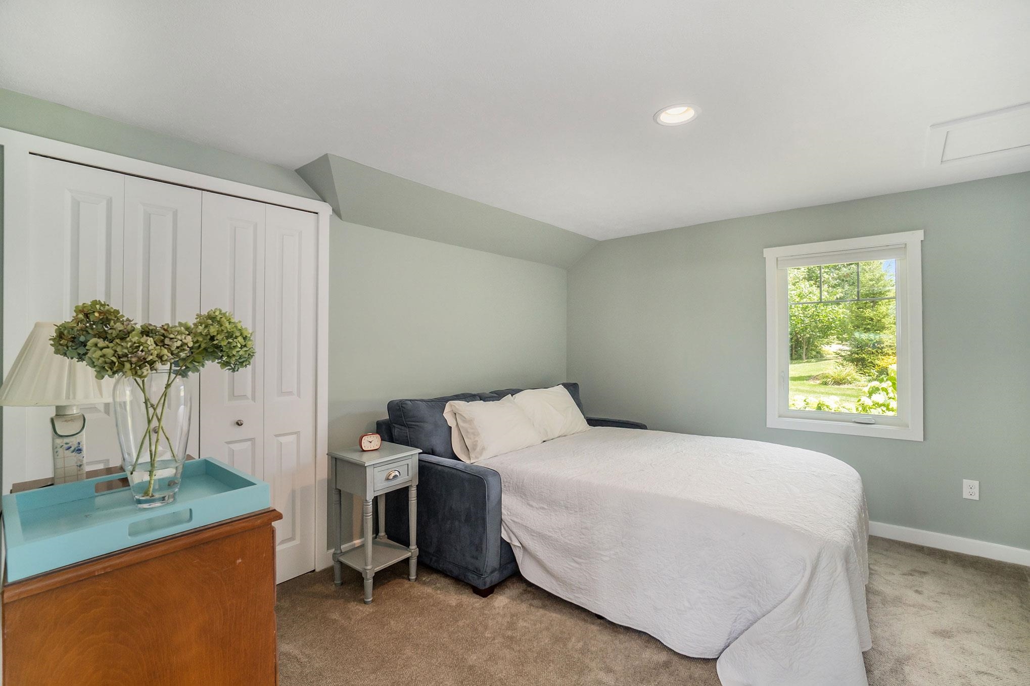 8950 South Sunnyview Road Traverse City, MI 49684 - Photo 30 of 46 1904594-29.JPG