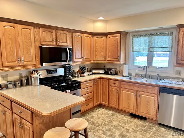 $365,000 | 1074 Halstead Drive, Cortlandville, NY 13045