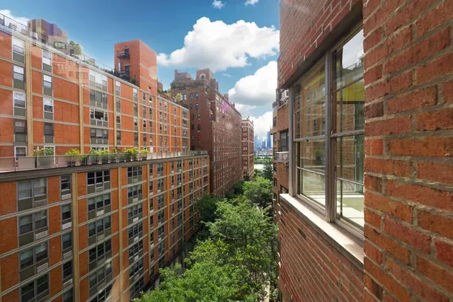 $430,000 | 430 East 56th Street, Unit 10C | Sutton Place