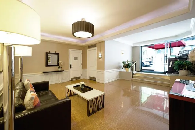 $430,000 | 430 East 56th Street, Unit 10C | Sutton Place