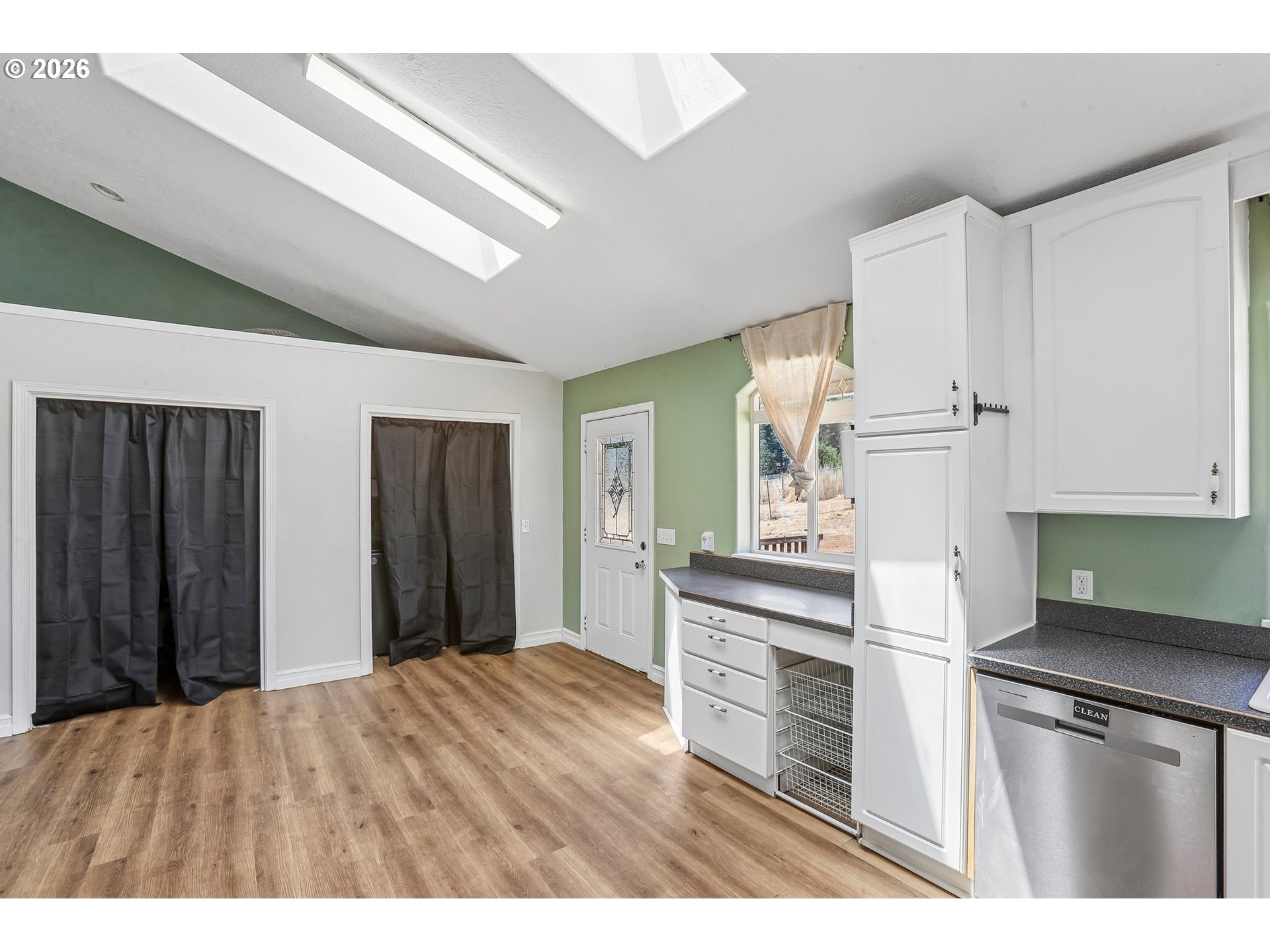 845 Perrydale Road Dallas, OR 97338 - Photo 4 of 35