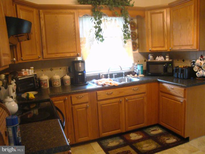 1610 Nathaniel Mitchell Road Dover, DE 19904 - Photo 2 of 12 Kitchen