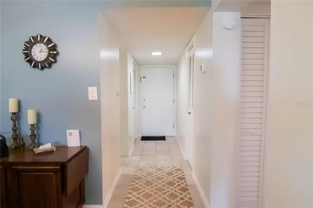 a view of entryway with livingroom