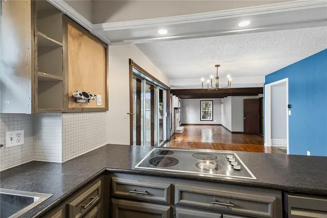 $355,000 | 602 Southwest Murray Road, Lee's Summit, MO 64081