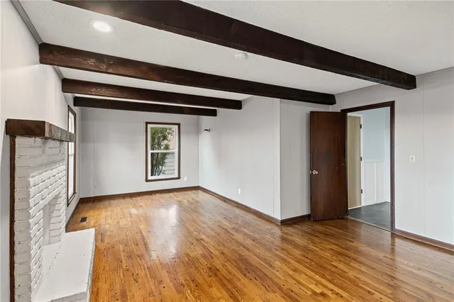 $355,000 | 602 Southwest Murray Road, Lee's Summit, MO 64081