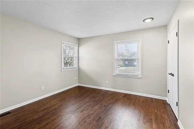 $365,000 | 602 Southwest Murray Road, Lee's Summit, MO 64081