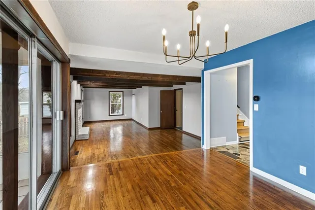 $365,000 | 602 Southwest Murray Road, Lee's Summit, MO 64081