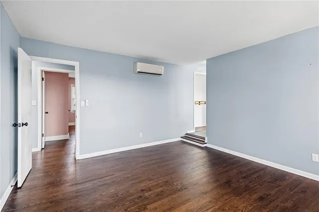 $355,000 | 602 Southwest Murray Road, Lee's Summit, MO 64081