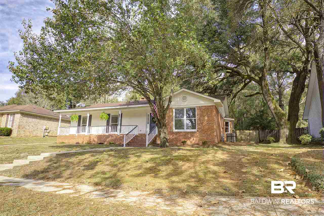 4916 Meredith Court Mobile, AL 36618 - Photo 3 of 32 Mature Trees
