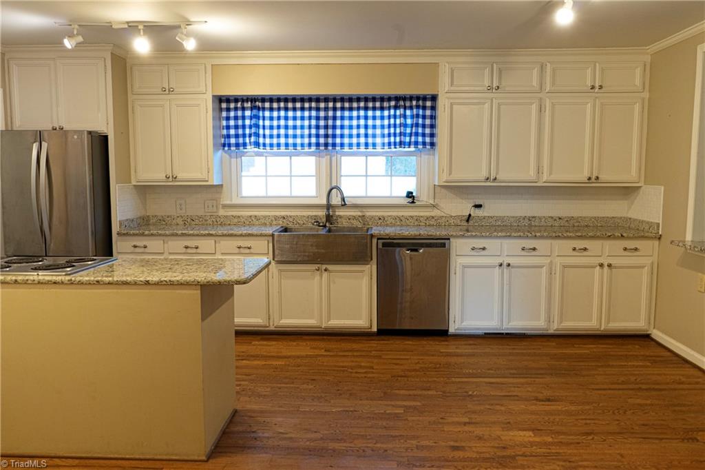 201 Partridge Lane Lexington, NC 27292 - Photo 13 of 40 Huge Kitchen