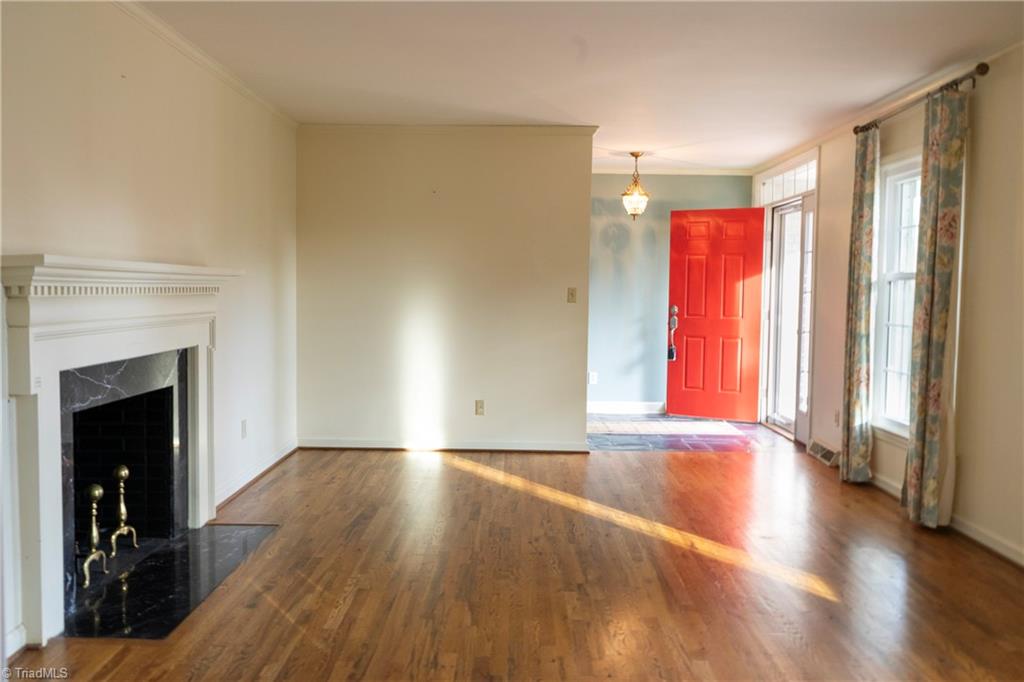 201 Partridge Lane Lexington, NC 27292 - Photo 10 of 40 Living Room looking towards front door