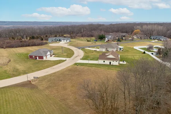 $65,000 | 800 Ann Marie Drive, Utica, IL 61373