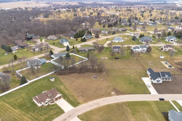 $65,000 | 800 Ann Marie Drive, Utica, IL 61373