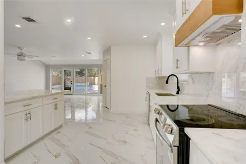 $409,990 | 6502 Cypress Point Drive, Houston, TX 77069