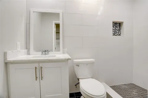 $409,990 | 6502 Cypress Point Drive, Houston, TX 77069