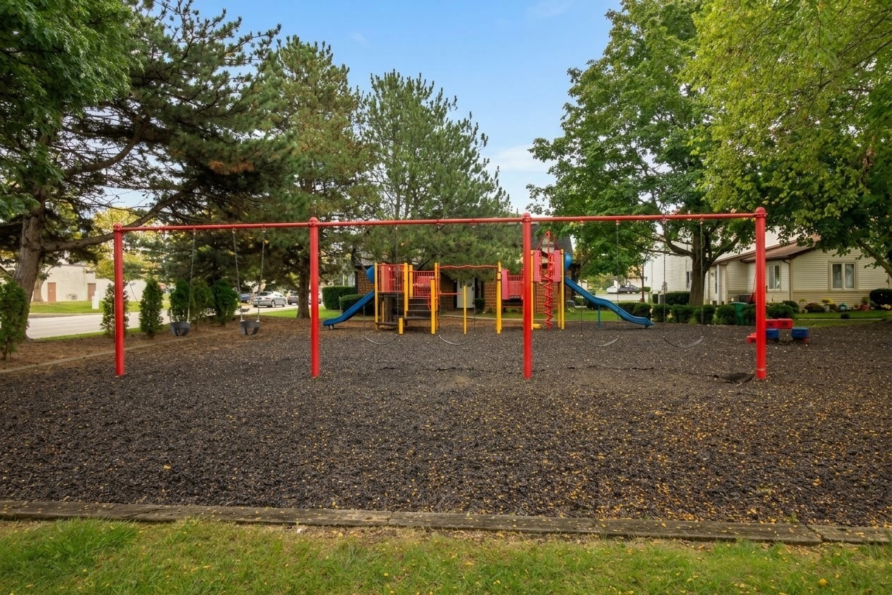 336 Inverrary Lane Deerfield, IL 60015 - Photo 15 of 18 Gallery Image 15
