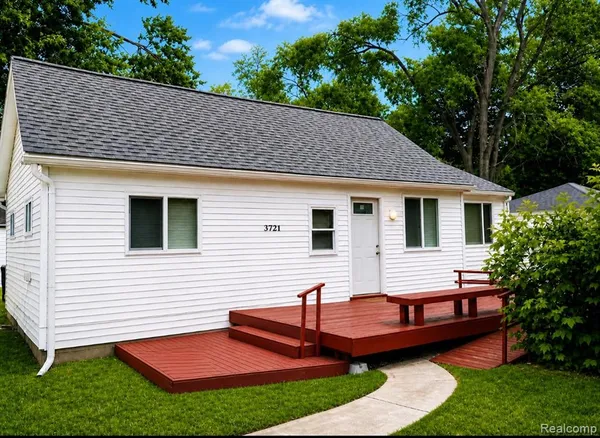$144,998 | 19394 Seminole, Redford, MI 48240