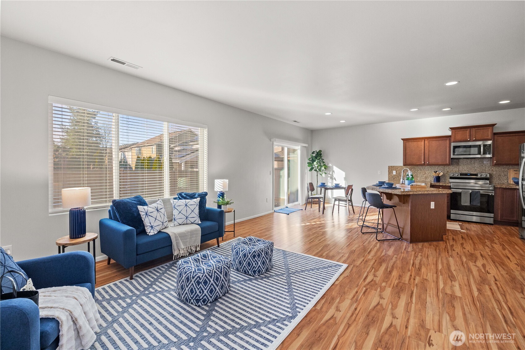 26219 243rd Place Southeast Maple Valley, WA 98038 - Photo 6 of 40