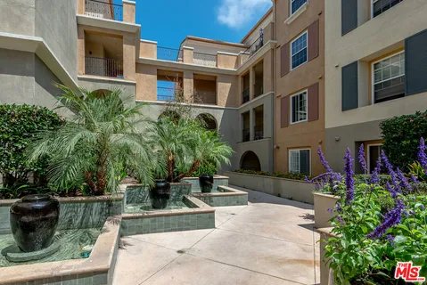 $1,295,000 | 12975 Agustin Place, Unit 134, Playa Vista, CA 90094