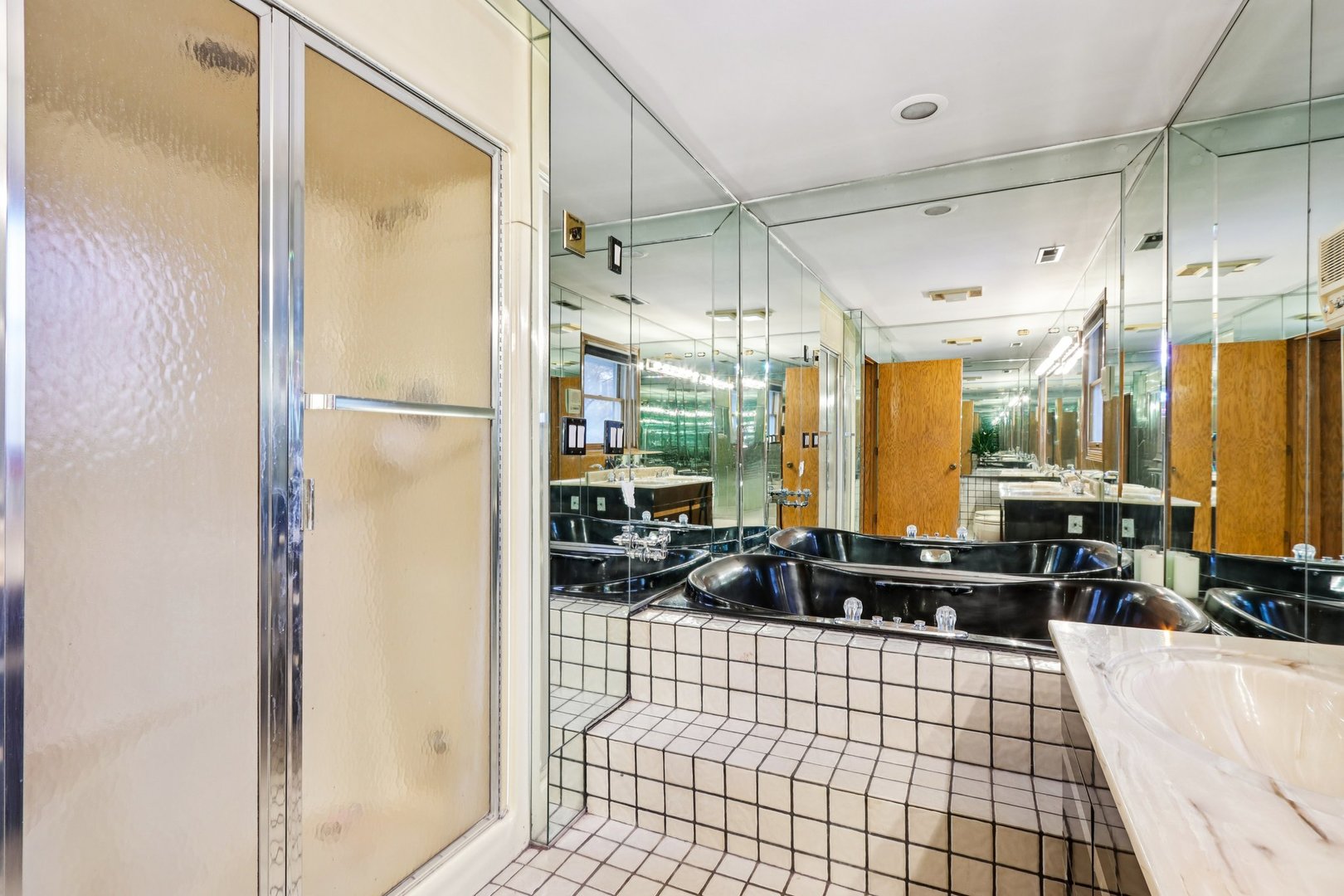 132 Tanglewood Drive Elk Grove Village, IL 60007 - Photo 33 of 42