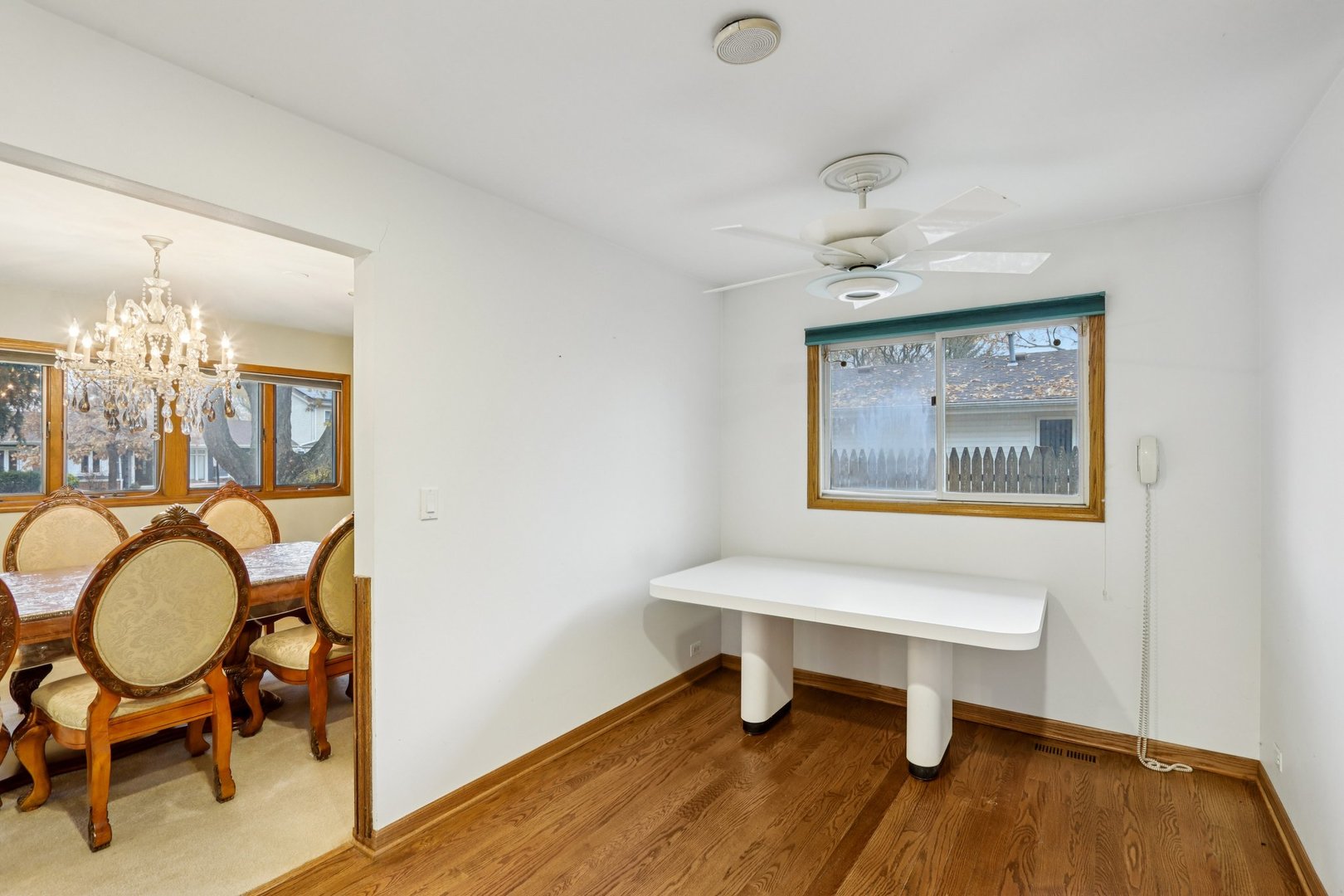 132 Tanglewood Drive Elk Grove Village, IL 60007 - Photo 9 of 42 a view of a livingroom with furniture and a workspace
