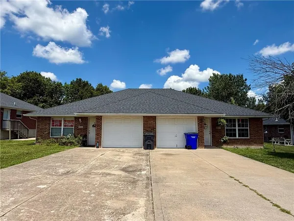 $349,000 | 204-206 Northwest Woodbury Drive, Grain Valley, MO 64029