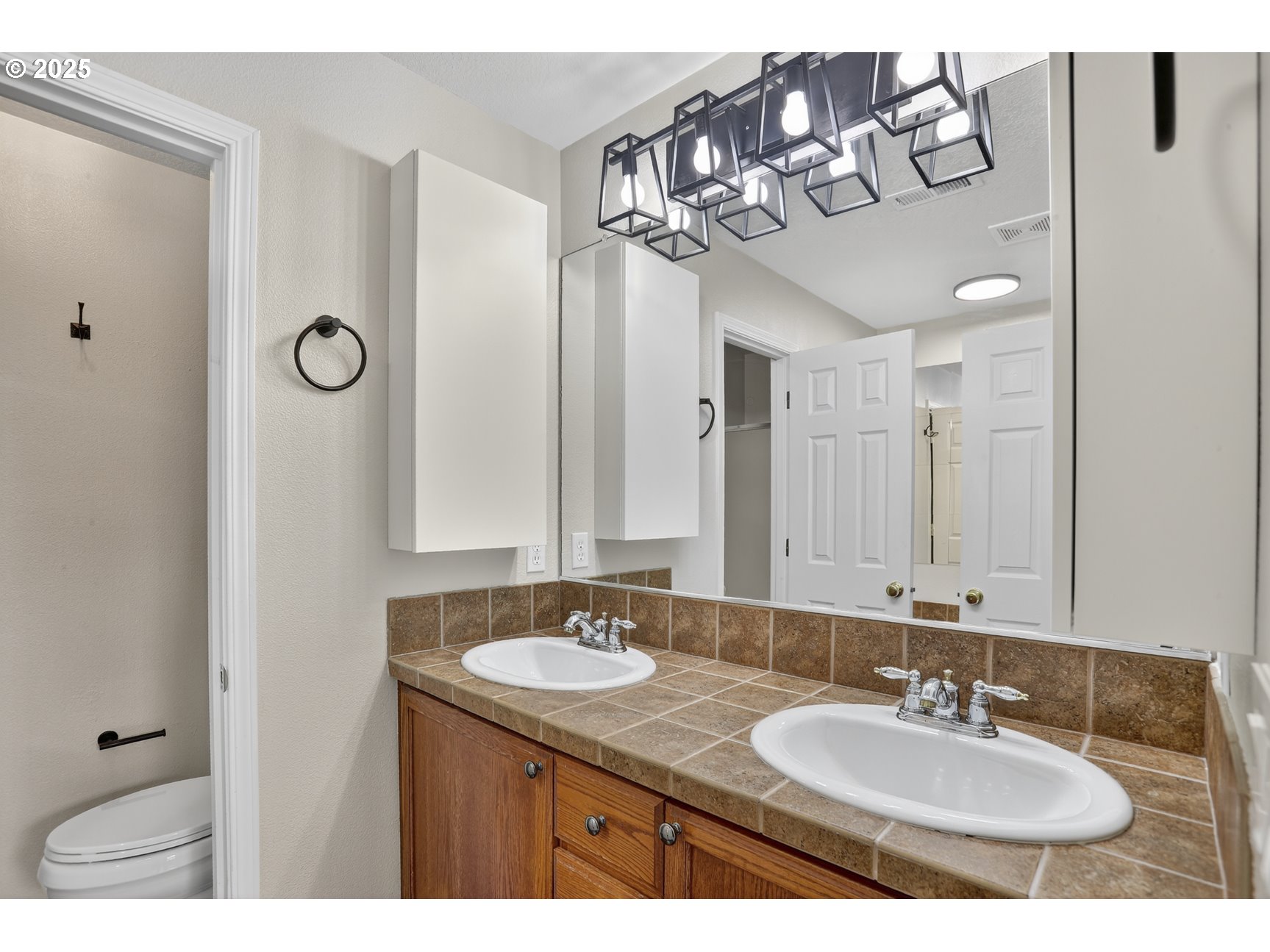 17257 Southwest Berkeley Lane Beaverton, OR 97003 - Photo 23 of 41