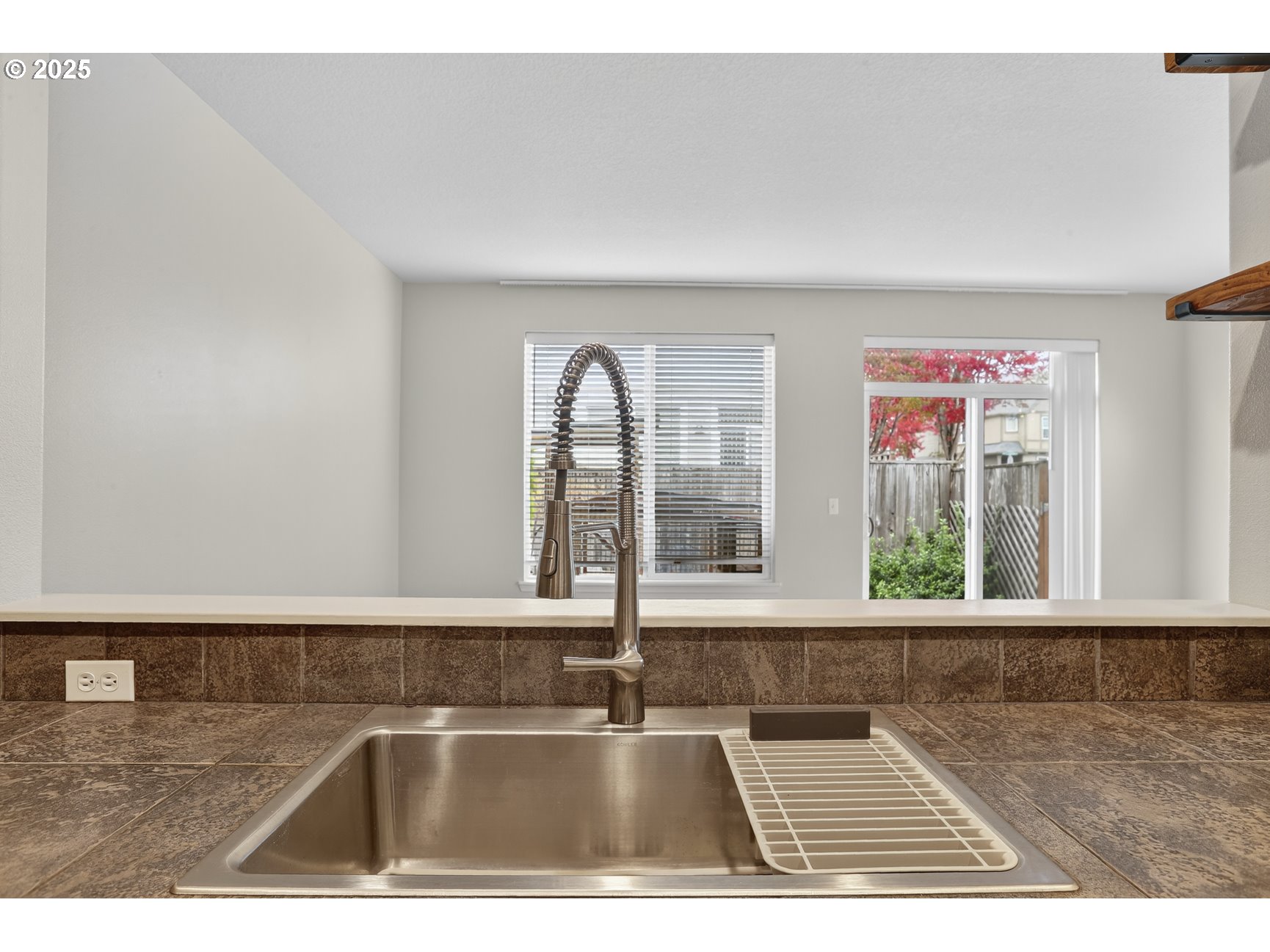 17257 Southwest Berkeley Lane Beaverton, OR 97003 - Photo 8 of 41