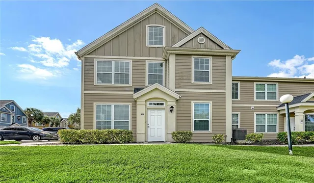 $1,900 | 5531 Rosehill Road, Unit 103, Sarasota, FL 34233