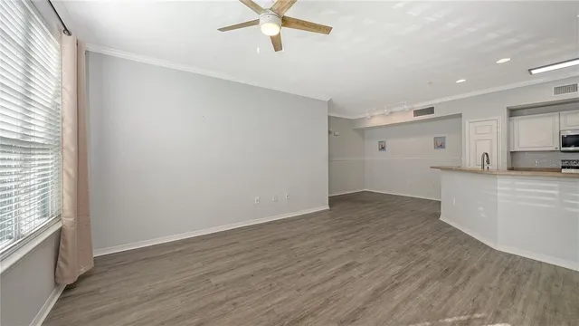 $1,900 | 5531 Rosehill Road, Unit 103, Sarasota, FL 34233