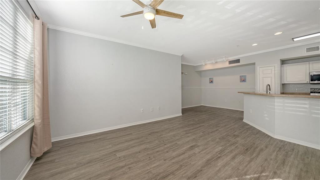 5531 Rosehill Road, Unit 103 Sarasota, FL 34233 - Photo 4 of 45