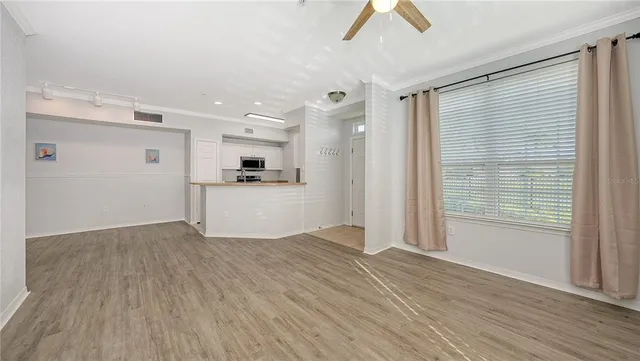 $1,900 | 5531 Rosehill Road, Unit 103, Sarasota, FL 34233