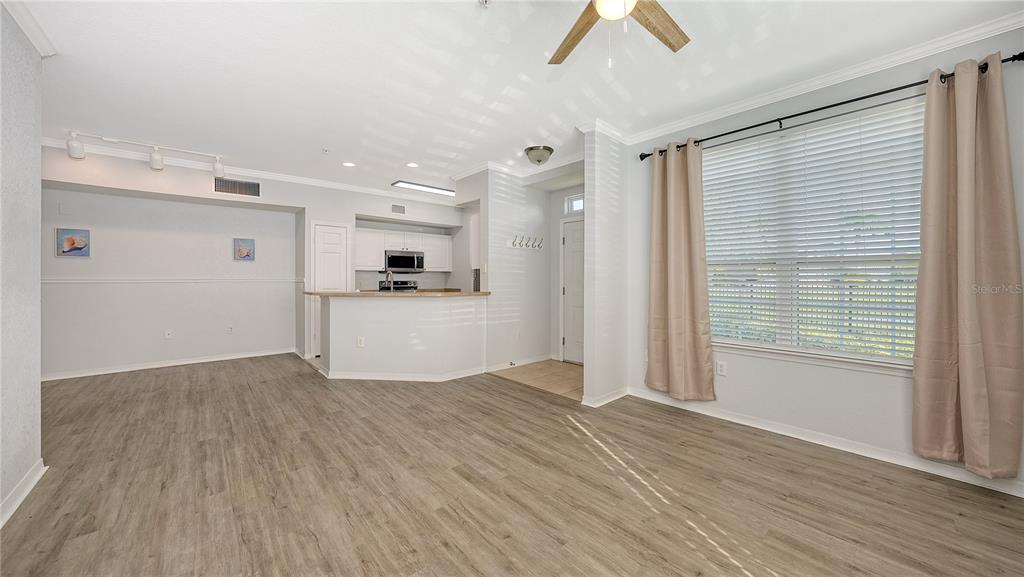 5531 Rosehill Road, Unit 103 Sarasota, FL 34233 - Photo 5 of 45