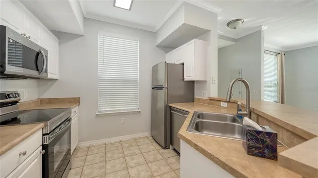 $1,900 | 5531 Rosehill Road, Unit 103, Sarasota, FL 34233