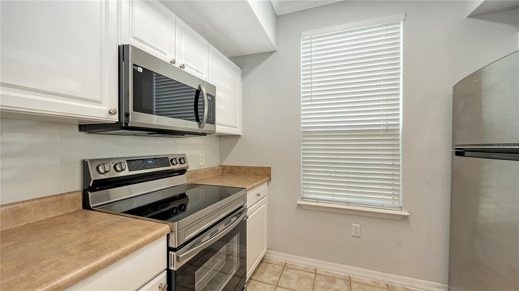 5531 Rosehill Road, Unit 103 Sarasota, FL 34233 - Photo 10 of 45