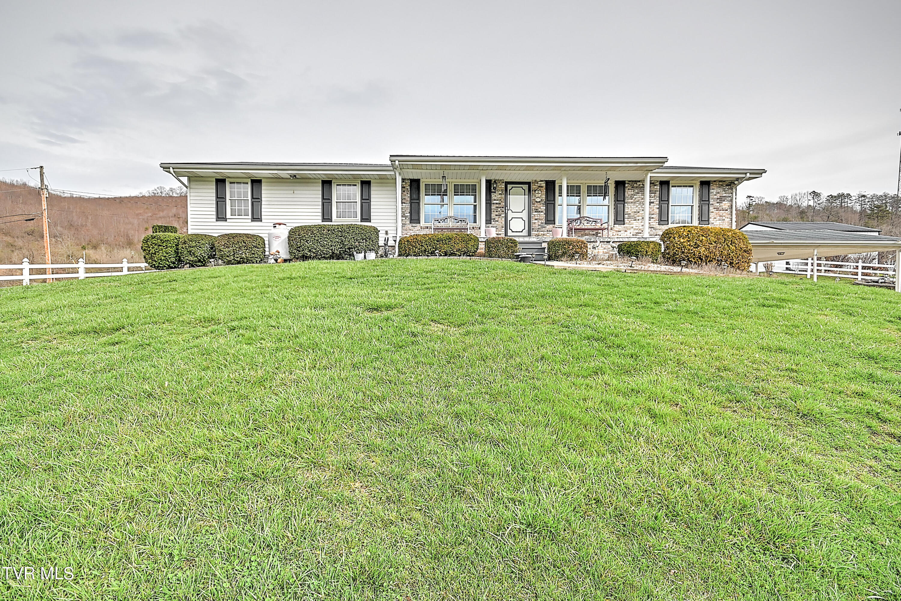 120 Harness Rd -LB-2